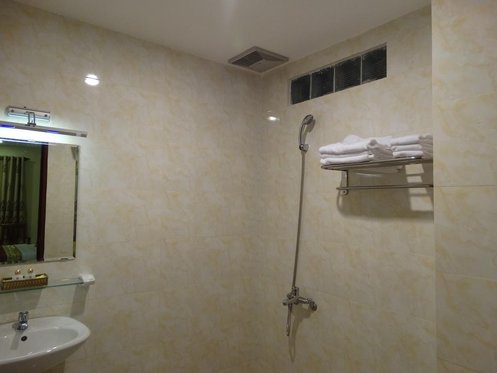 Hoa Vinh Hotel Thành Pho Ho Chí Minh Esterno foto