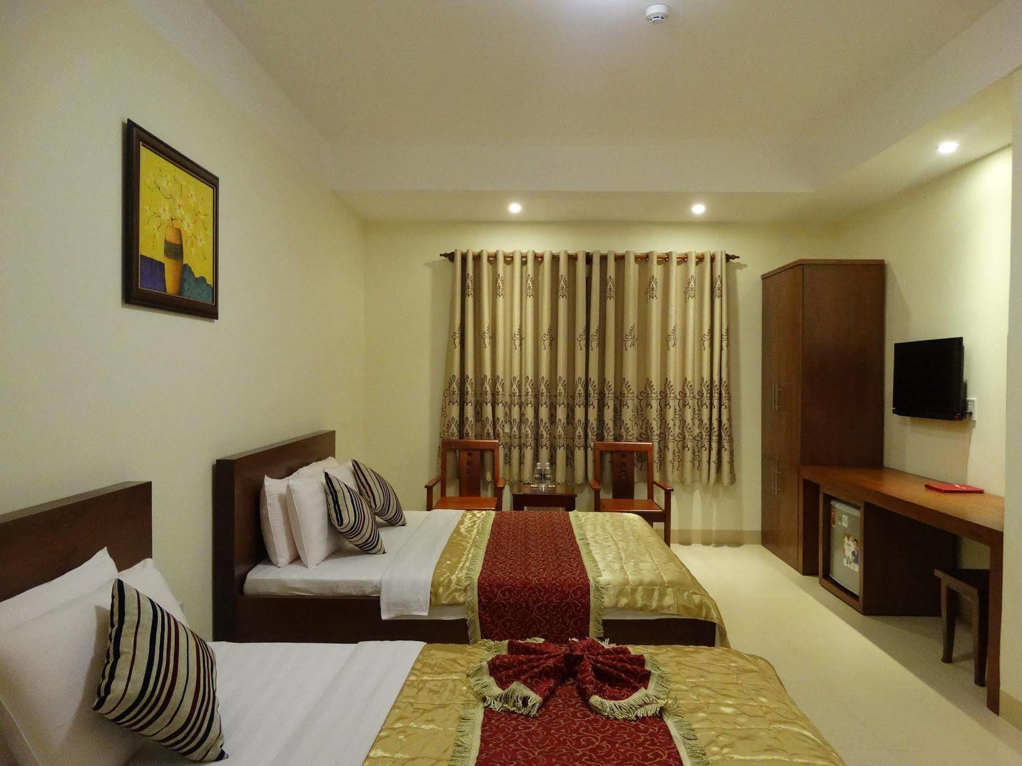 Hoa Vinh Hotel Thành Pho Ho Chí Minh Esterno foto